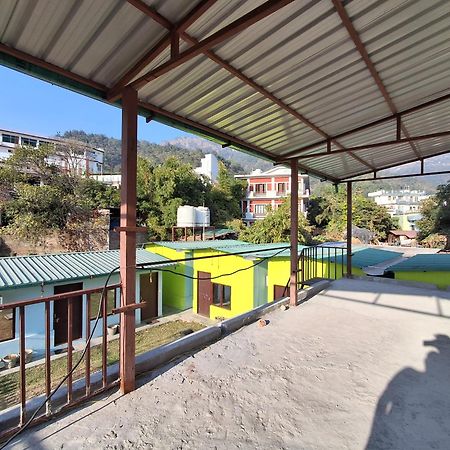 Landlopers Hostel Rishikesh Bagian luar foto