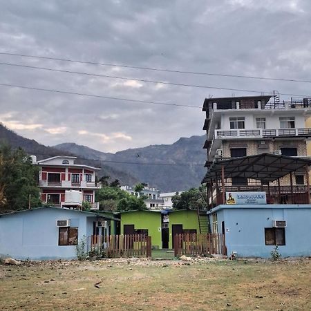 Landlopers Hostel Rishikesh Bagian luar foto